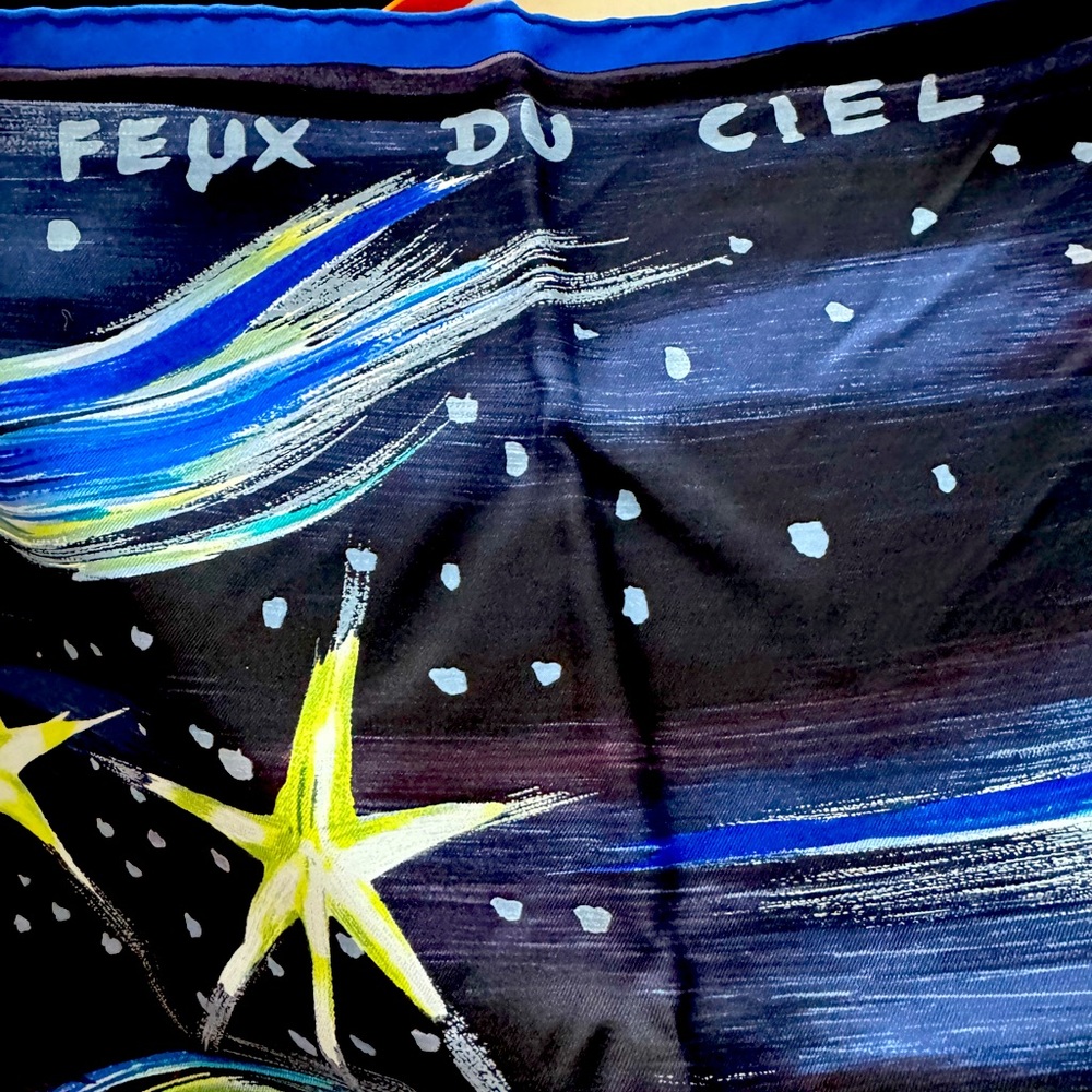 Hermes 35x35 Silk Scarf - Beautiful Design - With Box - Never Worn